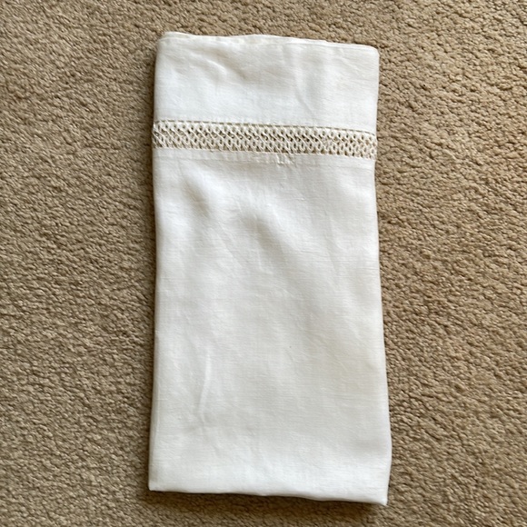 4 pieces - New Excellent Condition Irish Linens - Picture 6 of 8